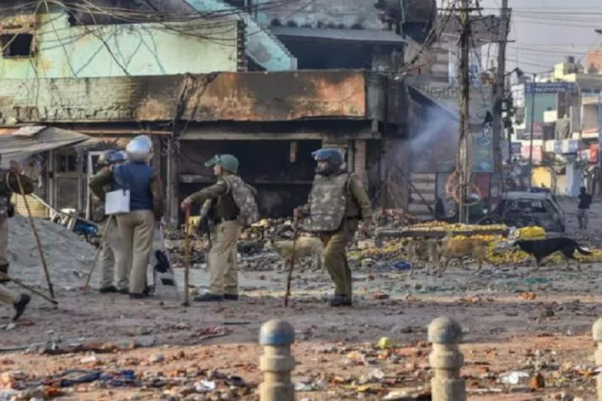 লাঠির খোঁচা মেরে জাতীয় সঙ্গীত গাইয়েছিল পুলিশ, মৃত্যু হল সেই ব্যক্তির