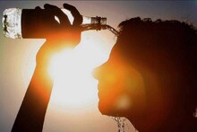 সুস্থ থাকতে চান? এভাবে জল খান