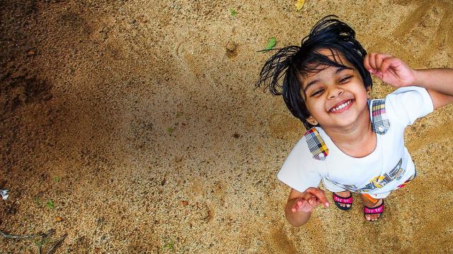 মেয়ের ১০ বছর হওয়ার আগে পোস্ট অফিসে বার্থ সার্টিফিকেট, ঠিকানার প্রমাণপত্র, অভিভাবকের ছবি সহ আইডি দিয়ে খোলা যায় সুকন্যা সমৃদ্ধি যোজনা অ্যাকাউন্ট ৷ অ্যাকাউন্ট খোলার পর থেকে মেয়ের ২১ বছর বা ১৮ বছর বয়স হওয়ার পর, বিয়ের আগে পর্যন্ত মেয়াদ থাকে এই অ্যাকাউন্টের ৷ছবি: সংগৃহীত ৷ মেয়ের ১০ বছর হওয়ার আগে পোস্ট অফিসে বার্থ সার্টিফিকেট, ঠিকানার প্রমাণপত্র, অভিভাবকের ছবি সহ আইডি দিয়ে খোলা যায় সুকন্যা সমৃদ্ধি যোজনা অ্যাকাউন্ট ৷ অ্যাকাউন্ট খোলার পর থেকে মেয়ের ২১ বছর বা ১৮ বছর বয়স হওয়ার পর, বিয়ের আগে পর্যন্ত মেয়াদ থাকে এই অ্যাকাউন্টের ৷ছবি: সংগৃহীত ৷