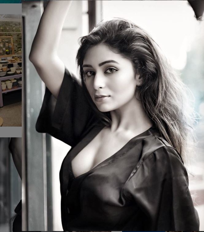 শর্ট ফিল্মে তাঁর অভিনয় প্রশংসা কুড়িয়েছে ৷ এর পাশাপাশি বিজ্ঞাপনে মুখ দেখানো তো রয়েছেই ৷ Photo Courtesy: Ritabhari Chakraborty/Instagram শর্ট ফিল্মে তাঁর অভিনয় প্রশংসা কুড়িয়েছে ৷ এর পাশাপাশি বিজ্ঞাপনে মুখ দেখানো তো রয়েছেই ৷ Photo Courtesy: Ritabhari Chakraborty/Instagram