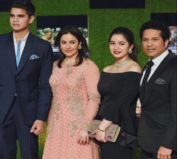 অঞ্জলি ও সচিনের দুই সন্তান সারা ও অর্জুন ৷ ছবি সৌজন্যে সারা তেন্ডুলকরের ইনস্টাগ্রাম ৷