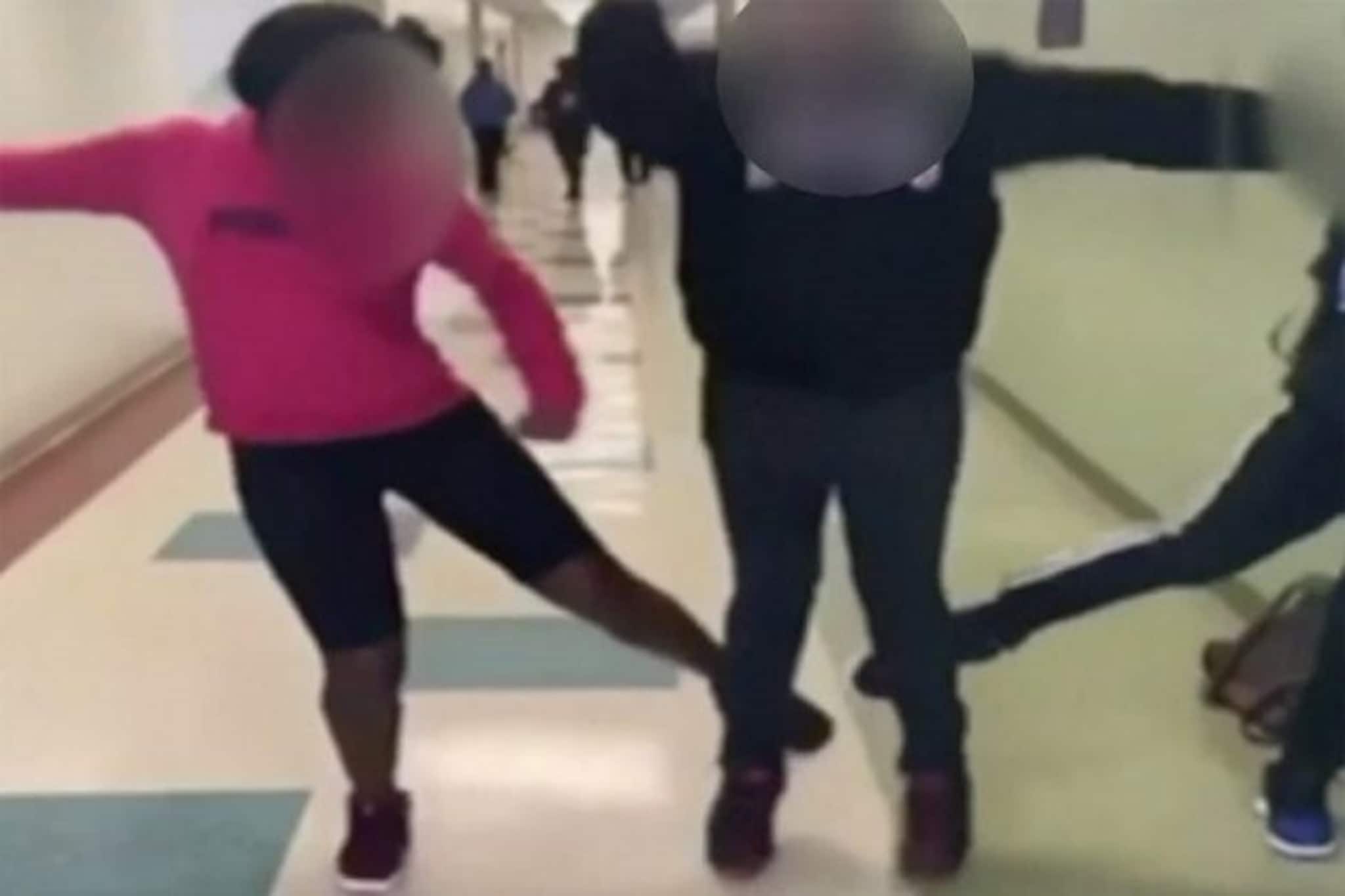 খুলি ভাঙার খেলা! ব্লু হোয়েলের মতোই মারণ গেম TikTok ছড়াচ্ছে দ্রুত! সাবধান!