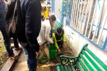 পুলওয়ামায় শহীদ জওয়ানদের শ্রদ্ধা জানাতে ৪৪টি চারা গাছ রোপন পুলওয়ামায় শহীদ জওয়ানদের শ্রদ্ধা জানাতে ৪৪টি চারা গাছ রোপন