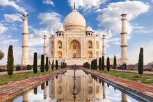 ট্রাম্প আসছেন, ৩০০ বছরে প্রথম স্নান করল তাজমহল