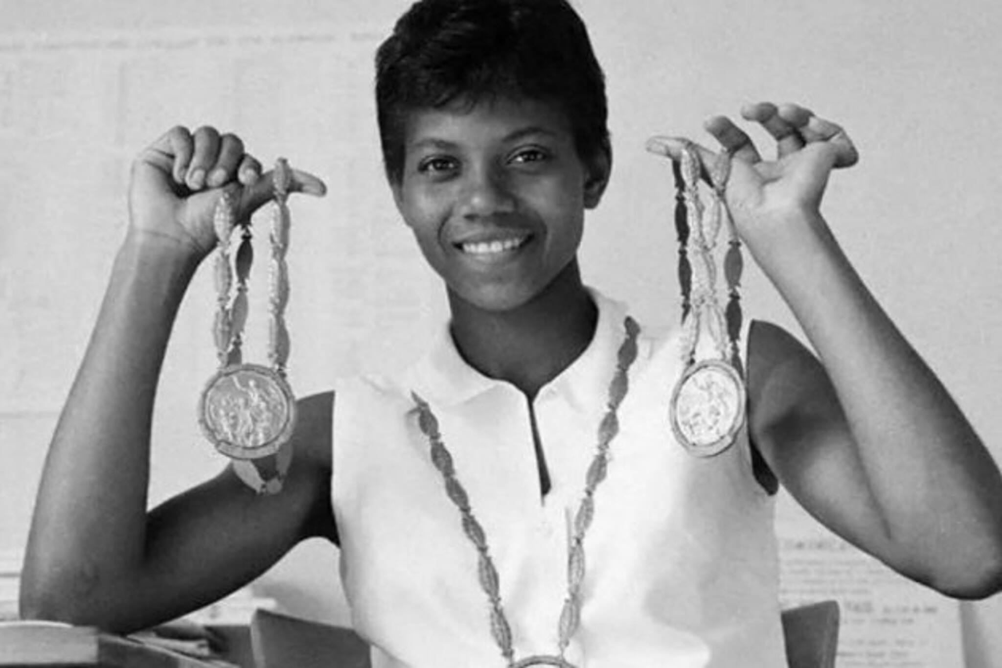 মাত্র ৪ বছরে পোলিও আক্রান্ত, শারীরিক প্রতিবন্ধতার বিরুদ্ধে লড়ে একই অলিম্পিকে টানা প্রথম মার্কিন মহিলা হিসাবে টানা ৩টি সোনা জয়