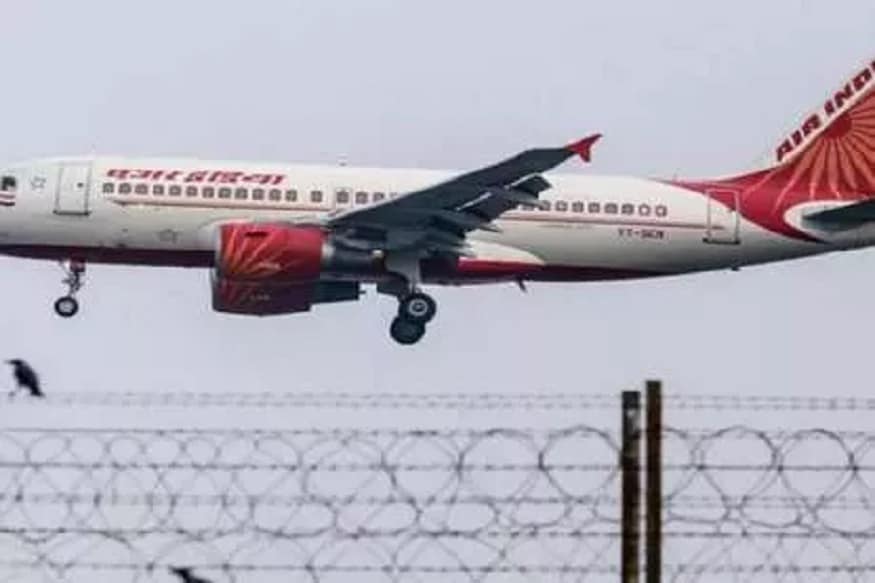 দেনায় ডুবে থাকা সরকারি বিমান সংস্থা এয়ার ইন্ডিয়া যাত্রীদের জন্য বিশেষ নিয়ে এল বিশেষ একটি অফার ৷ Air India তাদের ওয়েবসাইটে এই অফারের বিষয়ে জানিয়েছে ৷ এর জন্য মাত্র ৭৯৯ টাকায় বিমানে যাত্রা করতে পারবেন ৷ এর পাশাপাশি মাত্র ৪৫০০ টাকায় বিদেশ যাত্রা করতে পারবেন ৷ টিকিট বুকিং করার করা যেতে পারে আজ অথার্ৎ ১৭ ফেব্রুয়ারি রাত ১১.৫৯ পর্যন্ত ৷ দেনায় ডুবে থাকা সরকারি বিমান সংস্থা এয়ার ইন্ডিয়া যাত্রীদের জন্য বিশেষ নিয়ে এল বিশেষ একটি অফার ৷ Air India তাদের ওয়েবসাইটে এই অফারের বিষয়ে জানিয়েছে ৷ এর জন্য মাত্র ৭৯৯ টাকায় বিমানে যাত্রা করতে পারবেন ৷ এর পাশাপাশি মাত্র ৪৫০০ টাকায় বিদেশ যাত্রা করতে পারবেন ৷ টিকিট বুকিং করার করা যেতে পারে আজ অথার্ৎ ১৭ ফেব্রুয়ারি রাত ১১.৫৯ পর্যন্ত ৷