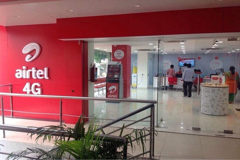 Airtel-এর চিফ মার্কেটিং অফিসার শাশ্বত শর্মা জানিয়েছেন যে লকডাউনের জেরে বিপর্যস্ত দেশের জীবনযাত্রা, এই সংকটের সময় যাতে মানুষ  নিজের প্রিয়জন আর পরিবারের সঙ্গে  ফোন, এসএমএস ইত্যাদিতে জুড়ে থাকতে পারে তাই এই সিদ্ধান্ত।