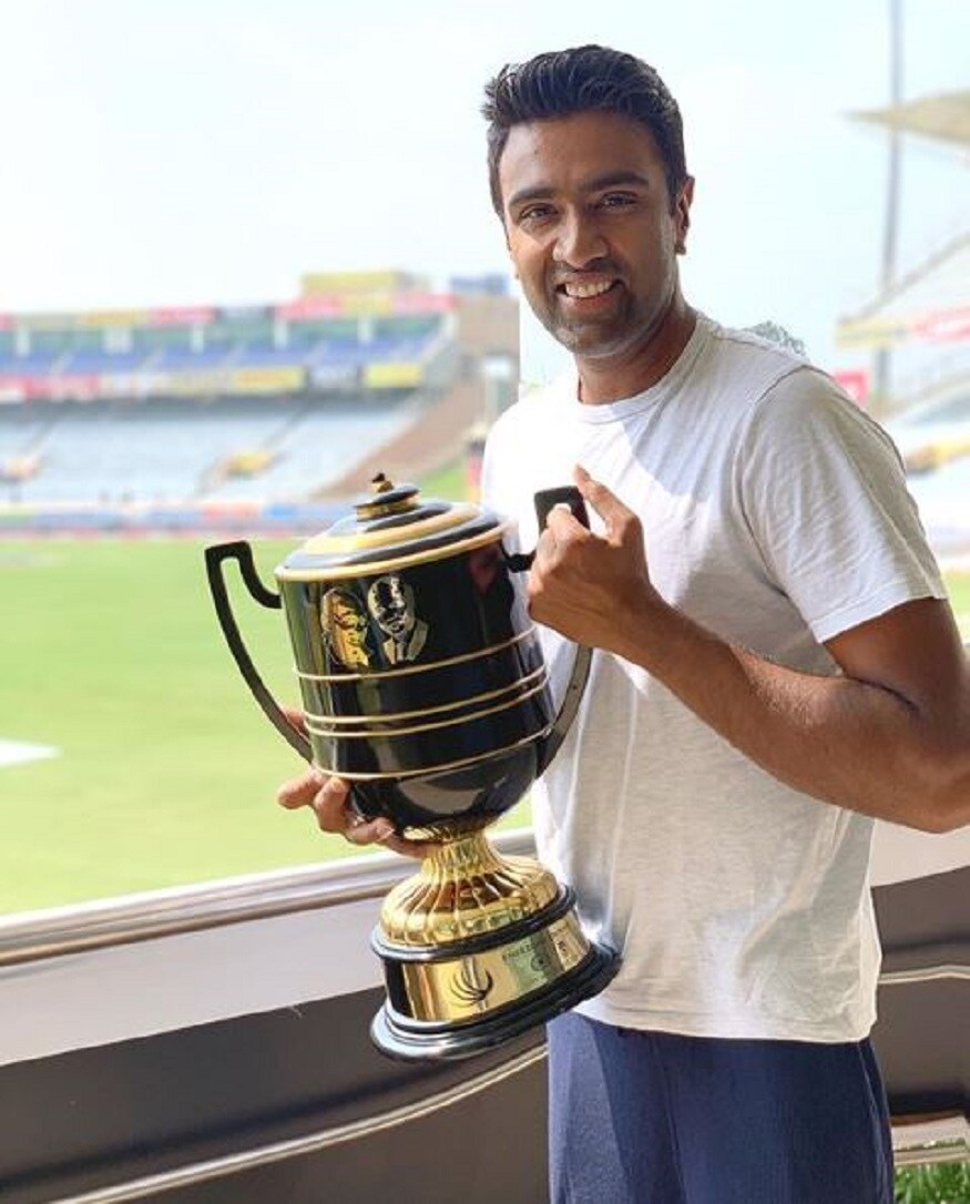 স্কিল- দাড়ি না রাখা, বোলিং আর বিপক্ষকে প্যাভিলিয়নে পাঠানো ৷ হবি- ২০১০ থেকে সকলকে ঘরে পাঠাচ্ছি ৷ আর কম খেলা -বুঝতে পারলে ৷ ‘Photo Courtesy- Instagram স্কিল- দাড়ি না রাখা, বোলিং আর বিপক্ষকে প্যাভিলিয়নে পাঠানো ৷ হবি- ২০১০ থেকে সকলকে ঘরে পাঠাচ্ছি ৷ আর কম খেলা -বুঝতে পারলে ৷ ‘Photo Courtesy- Instagram