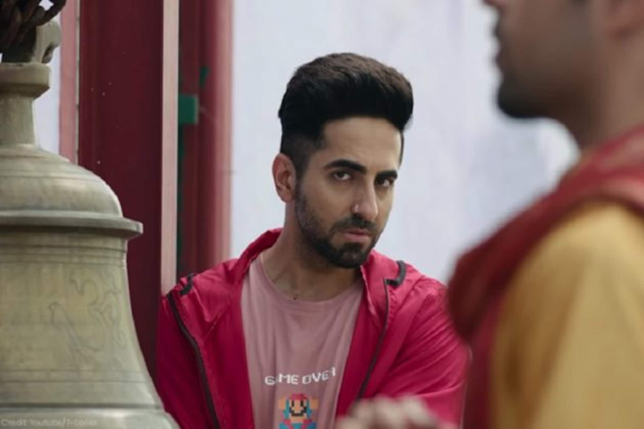 বাপি লাহিড়ীকে সঙ্গে নিয়ে সম-প্রেমে মাতলেন আয়ুষ্মান ! দেখুন ভিডিও