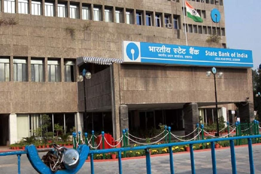 ধর্মঘট মাসের দ্বিতীয় সপ্তাহের ঠিক আগে ডাকা হয়েছে ৷ এর জেরে রবিবার নিয়ে ৫ দিন ব্যাঙ্ক পরিষেবা বন্ধ রাখা হবে ৷ প্রত্যেক মাসের দ্বিতীয় সপ্তাহে ব্যাঙ্কের ছুটি থাকে ৷ তবে এই ধর্মঘটের জেরে বেসরকারি ব্যাঙ্ক যেমন ICICI ও HDFC ব্যাঙ্কের পরিষেবায় কোনও প্রভাব পড়বে না ৷ ধর্মঘট মাসের দ্বিতীয় সপ্তাহের ঠিক আগে ডাকা হয়েছে ৷ এর জেরে রবিবার নিয়ে ৫ দিন ব্যাঙ্ক পরিষেবা বন্ধ রাখা হবে ৷ প্রত্যেক মাসের দ্বিতীয় সপ্তাহে ব্যাঙ্কের ছুটি থাকে ৷ তবে এই ধর্মঘটের জেরে বেসরকারি ব্যাঙ্ক যেমন ICICI ও HDFC ব্যাঙ্কের পরিষেবায় কোনও প্রভাব পড়বে না ৷