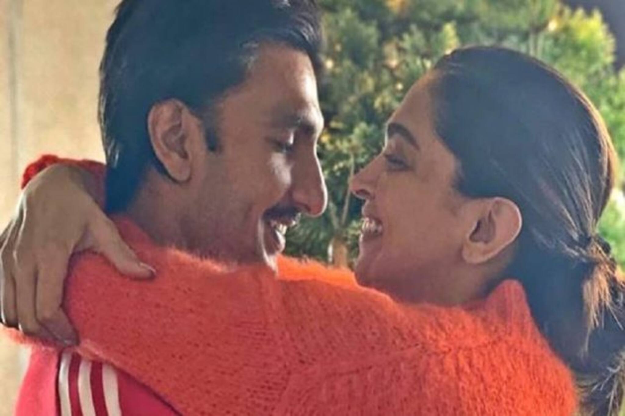 স্বামীর সঙ্গে 'লুকিয়ে' বেড়াতে গিয়ে যা ইচ্ছে তাই করছেন দীপিকা! দেখুন ছবি...