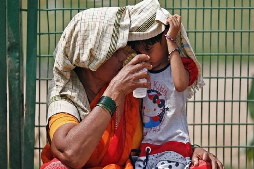 গত দু’দিনের বৃষ্টিতে হঠাৎ করেই বেশ ঠান্ডা ঠান্ডা ভাব ৷ শীত গিয়েও যেন যাচ্ছে না ৷ ভোরের দিকে হোক কিংবা সকালে ভালমতোই ঠান্ডা অনুভূত হচ্ছে ৷ কিন্তু এই আনন্দ আর খুব বেশি দিনের জন্য নেই ৷ Representational Image গত দু’দিনের বৃষ্টিতে হঠাৎ করেই বেশ ঠান্ডা ঠান্ডা ভাব ৷ শীত গিয়েও যেন যাচ্ছে না ৷ ভোরের দিকে হোক কিংবা সকালে ভালমতোই ঠান্ডা অনুভূত হচ্ছে ৷ কিন্তু এই আনন্দ আর খুব বেশি দিনের জন্য নেই ৷ Representational Image