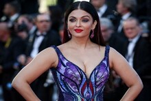 অভিষেকের জন্মদিনে সোশ্যাল মিডিয়ায় ভাইরাল বিশ্বসুন্দরীর অন্তরঙ্গ মুহূর্তের ছবি