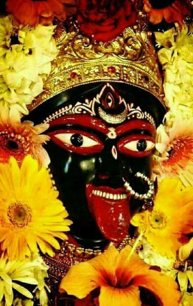 দুধ-স্নানাদি প্রদানের মন্ত্র- ‘ওঁ ক্রীং কাল্ল্যৈ নমঃ পয়স্নানাম্ সমর্পয়ামি।’ দই-স্নানাদি প্রদানের মন্ত্র-‘ওঁ ক্রীং কাল্ল্যৈ নমঃদধিস্নানাম্ সমর্পয়ামি।’ পঞ্চামৃত-সহ স্নানের দ্রব্যাদি প্রদানের মন্ত্র-‘ওঁ ক্রীং কাল্ল্যৈ নমঃ পঞ্চামমৃত স্নানম্ সমর্পয়ামি।’ photo source collected 