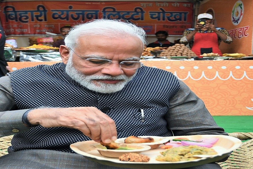 এই মেলার আয়োজন করেছে কেন্দ্রীয় সংখ্যালঘু মন্ত্রক৷ বুধবার দিল্লিতে ছিল মন্ত্রিসভার বৈঠক৷ বৈঠক শেষ করেই মোদি হঠাত্ চলে যান মেলায়৷ এই মেলার আয়োজন করেছে কেন্দ্রীয় সংখ্যালঘু মন্ত্রক৷ বুধবার দিল্লিতে ছিল মন্ত্রিসভার বৈঠক৷ বৈঠক শেষ করেই মোদি হঠাত্ চলে যান মেলায়৷