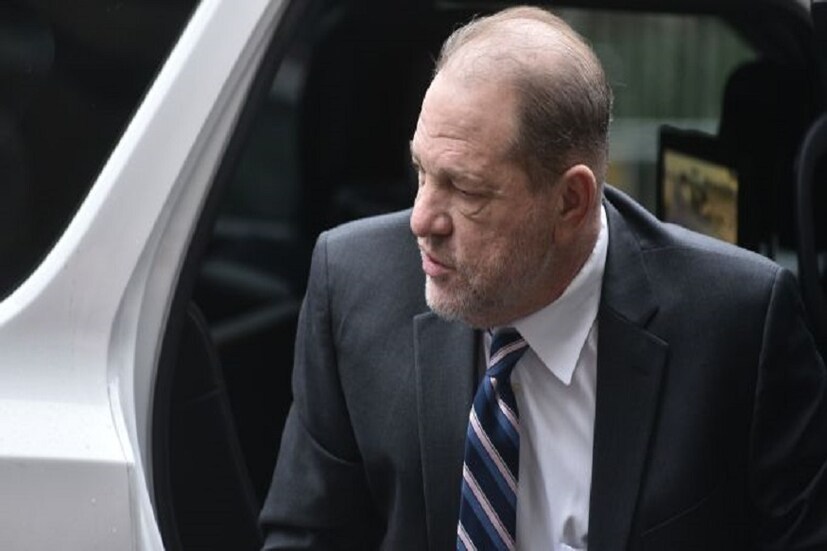 এহেন ওয়েনস্টেইনের বিরুদ্ধে আদালতে বিস্ফোরক মন্তব্য করলেন হলিউডের নামী মডেল লরেন ইয়ং৷ কী ভাবে হলিউডে সুযোগ করে দেওয়ার বদলে ওয়েনস্টেইন তরুণীদের সঙ্গে যৌনতায় লিপ্ত হত, তা আদালতে খোলাখুলি জানালেন৷