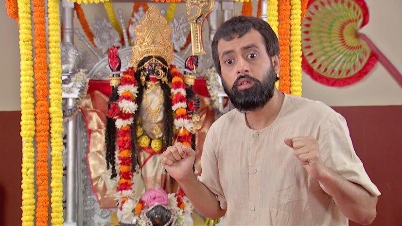 তবে রামকৃষ্ণ এখন একাই মাতিয়ে রেখেছেন রাসমণি সিরিয়াল। photo source collected 