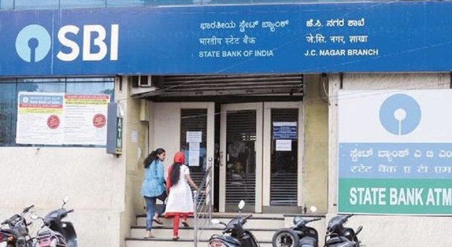 কত টাকা লোন মিলবে ?সরকারি কর্মচারী যাদের ন্যূনতম বেতন ৩ লক্ষ টাকা তাদের এসবিআই মান্থলি ইনকামের ৪৮ গুণ লোন দেবে ৷ব্যবসায়ী ও বেসরাকারি কর্মীদের ITR এ ডেপ্রিশিয়েশন ও সমস্ত লোন রিপেমেন্ট যোগ করে গ্রোস ট্যাক্সেবল ইনকাম বা নেট প্রফিটের ৪ গুণ লোন দেওয়া হবে ৷ কৃষি ক্ষেত্রে যুক্ত ব্যক্তিদের যাদের বার্ষিক আয়ের ন্যূনতম ৪ লক্ষ টাকা তাদের নেট অ্যানুয়াল ইনকামের ৩ গুণ লোন দেওয়া হবে ৷ কত টাকা লোন মিলবে ?সরকারি কর্মচারী যাদের ন্যূনতম বেতন ৩ লক্ষ টাকা তাদের এসবিআই মান্থলি ইনকামের ৪৮ গুণ লোন দেবে ৷ব্যবসায়ী ও বেসরাকারি কর্মীদের ITR এ ডেপ্রিশিয়েশন ও সমস্ত লোন রিপেমেন্ট যোগ করে গ্রোস ট্যাক্সেবল ইনকাম বা নেট প্রফিটের ৪ গুণ লোন দেওয়া হবে ৷ কৃষি ক্ষেত্রে যুক্ত ব্যক্তিদের যাদের বার্ষিক আয়ের ন্যূনতম ৪ লক্ষ টাকা তাদের নেট অ্যানুয়াল ইনকামের ৩ গুণ লোন দেওয়া হবে ৷