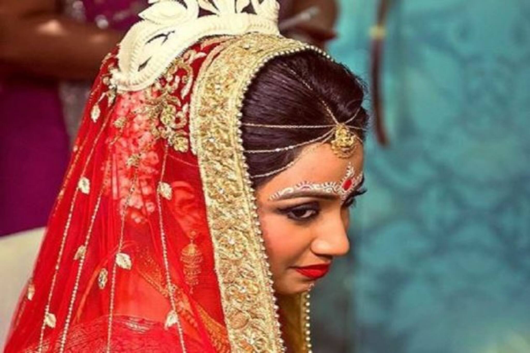 দেখতে দেখতে ৫ বছর ! কনের সাজে ছবি শেয়ার করলেন শ্রেয়া ঘোষাল