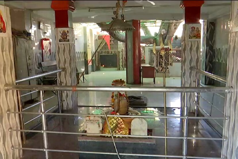 আজ পর্যন্ত এই মন্দিরে কোনও নিরাপত্তারক্ষী নেই ৷ তবে এইবার মন্দিরের নামকরণ হবে বলেই জানা গিয়েছে ৷