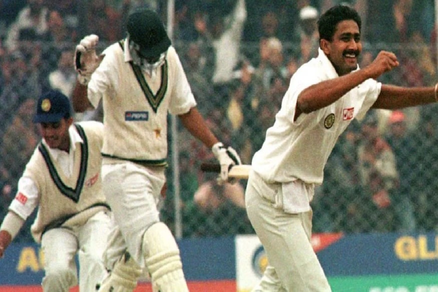 ভারতের কিংবদন্তি লেগ স্পিনার ও ভারতীয় দলের প্রাক্তন হেড কোচ অনিল কুম্বলে ২১ বছর আগে অর্থাৎ ৭ ফেব্রুয়ারি ১৯৯৯ পাকিস্তানকে গুঁড়িয়ে দিয়েছিলেন একার হাতেই ৷ এক ইনিংসে একাই ১০টি উইকেট পেয়েছিলেন ৷ তৎকালীন ফিরোজ শাহ কোটলা ও বর্তমানে দিল্লির অরুণ জেটলি স্টেডিয়াম তার সাক্ষী ছিল ৷ ভারতের কিংবদন্তি লেগ স্পিনার ও ভারতীয় দলের প্রাক্তন হেড কোচ অনিল কুম্বলে ২১ বছর আগে অর্থাৎ ৭ ফেব্রুয়ারি ১৯৯৯ পাকিস্তানকে গুঁড়িয়ে দিয়েছিলেন একার হাতেই ৷ এক ইনিংসে একাই ১০টি উইকেট পেয়েছিলেন ৷ তৎকালীন ফিরোজ শাহ কোটলা ও বর্তমানে দিল্লির অরুণ জেটলি স্টেডিয়াম তার সাক্ষী ছিল ৷