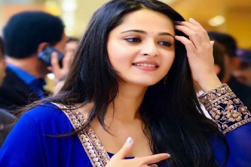 নায়িকাদের সঙ্গে ক্রিকেটাদরে প্রেম একেবারেই নতুন নয়৷ শর্মিলা ঠাকুর থেকে শুরু করে হালের অনুষ্কা শর্মা৷ তবে শুধু বিরাট কোহলি নন৷ এই মুহূর্তে ভারতীয় দলের প্রায় বহু ক্রিকেটারের ঘরণী বলি নায়িকা৷ এবার তাদের ব্রিগেডে যোগ দিতে চলেছেন অনুষ্কা শেট্টি৷ নায়িকাদের সঙ্গে ক্রিকেটাদরে প্রেম একেবারেই নতুন নয়৷ শর্মিলা ঠাকুর থেকে শুরু করে হালের অনুষ্কা শর্মা৷ তবে শুধু বিরাট কোহলি নন৷ এই মুহূর্তে ভারতীয় দলের প্রায় বহু ক্রিকেটারের ঘরণী বলি নায়িকা৷ এবার তাদের ব্রিগেডে যোগ দিতে চলেছেন অনুষ্কা শেট্টি৷