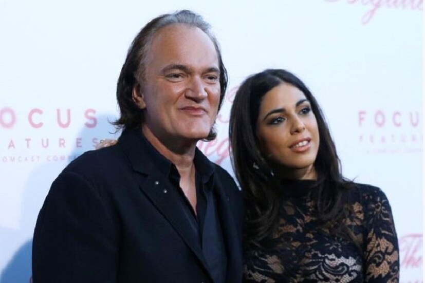 ▪বিশ্বখ্যাত পরিচালক হলেন কুইনটিন টারানটিনো৷ তিনি মার্কিন নাগরিক৷ তাঁর স্ত্রী ডানিয়েলা পিক ইসরায়েলের জনপ্রিয় গায়িকা৷ 