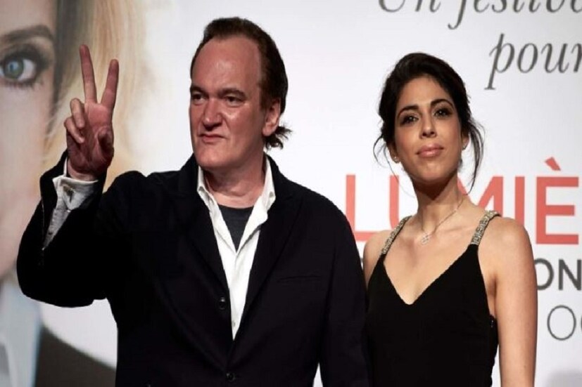 ▪এবার পরিচালক হলেন বাবা৷ ছেলে সন্তানের জন্ম দিলেন তাঁর স্ত্রী৷ দারুণ অনুভূতি তো বটেই, তবে এখনও ছেলের নাম সামনে আনেননি তাঁরা৷ 