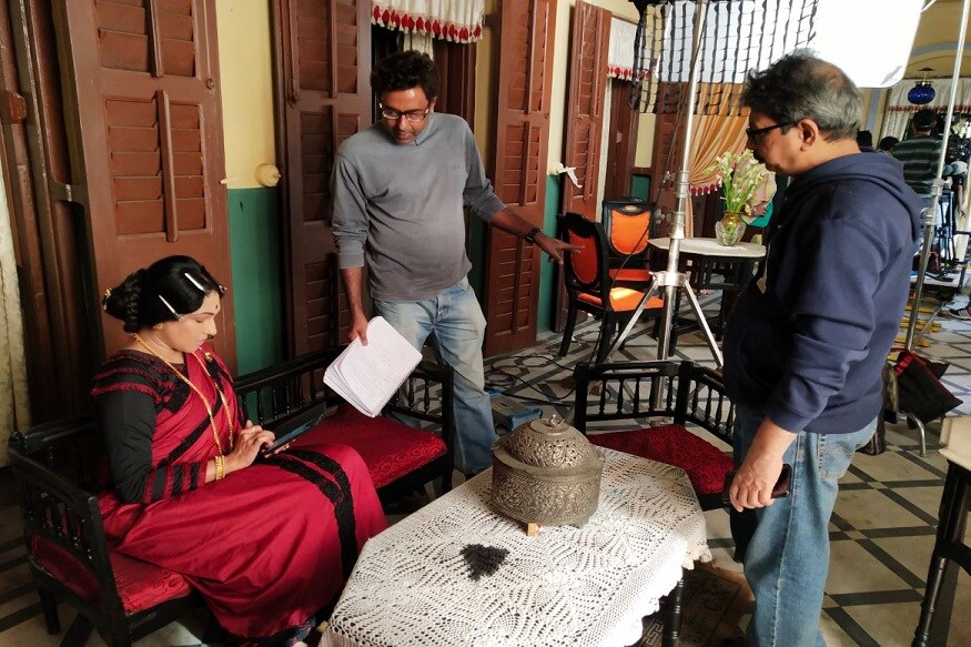 আবারও বড় পর্দায় শরৎচন্দ্র চট্টোপাধ্যায়।এবারে সাহিত্যিকের দত্তা নিয়ে ছবি বানাচ্ছেন পরিচালক নির্মল চক্রবর্তী। এটা তাঁর প্রথম ছবি। ঋতুপর্ণার বহুদিনের সহকারী নির্মল, নিজেও অনেকদিনের চিত্রসাংবাদিক হওয়ার দরুন ছবি সম্পর্কে স্পষ্ট ধারণা আছে। সেখান থেকেই দত্তা বানানোর পরিকল্পনা। আবারও বড় পর্দায় শরৎচন্দ্র চট্টোপাধ্যায়।এবারে সাহিত্যিকের দত্তা নিয়ে ছবি বানাচ্ছেন পরিচালক নির্মল চক্রবর্তী। এটা তাঁর প্রথম ছবি। ঋতুপর্ণার বহুদিনের সহকারী নির্মল, নিজেও অনেকদিনের চিত্রসাংবাদিক হওয়ার দরুন ছবি সম্পর্কে স্পষ্ট ধারণা আছে। সেখান থেকেই দত্তা বানানোর পরিকল্পনা।