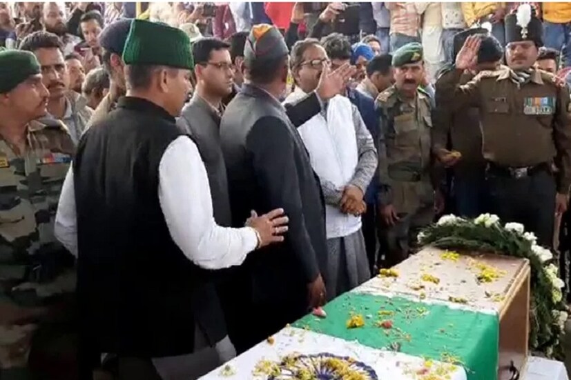 এক বোনের বিয়ে হয়ে গিয়েছে ৷ একবোন ও এই সন্তানের বিয়ের কথা বাবা-মা ভাব ছিলেন ৷ 