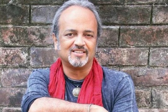 আহত গায়ক সৌমিত্র রায়৷ Photo Collected