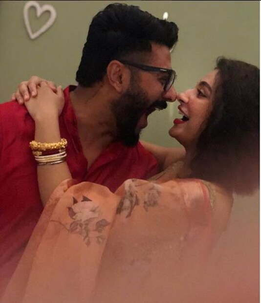 শুভশ্রী আরও লেখেন, '' ধন্যবাদ ভগবান, তুমি এরকম একটা মানুষ বানিয়েছ, যে এখন আমারও অংশ। জীবনের প্রতিটি সেকেন্ড, মিনিটে অনুভব করি, তোমাকে কতটা ভালবাসি।''