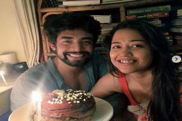 বয়ফ্রেন্ডের বার্থডে সেলিব্রেশন, নিজের হাতেই কেক বানালেন সোহিনী !