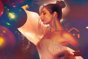 আপনার বেলুনের দাম কত? মালাইকার ছবি নিয়ে সমালোচনা নেটদুনিয়ায় আপনার বেলুনের দাম কত? মালাইকার ছবি নিয়ে সমালোচনা নেটদুনিয়ায়