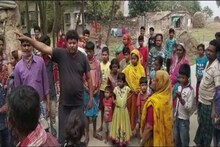 করোনার জেরে অঙ্গনওয়াড়ি কেন্দ্রে চাল, আলু বিতরনে গরমিল, বিক্ষোভ গ্রামবাসীদের