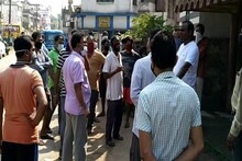আত্মঘাতী হয়ে মৃত্যু, করোনা সন্দেহে দেহ সৎকার করতে দিচ্ছেন না এলাকাবাসী