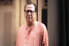 চিরনিদ্রায় রতিকান্ত, কাঁদিয়ে বিদায় নিলেন বর্ষীয়ান অভিনেতা সন্তু মুখোপাধ্যায়