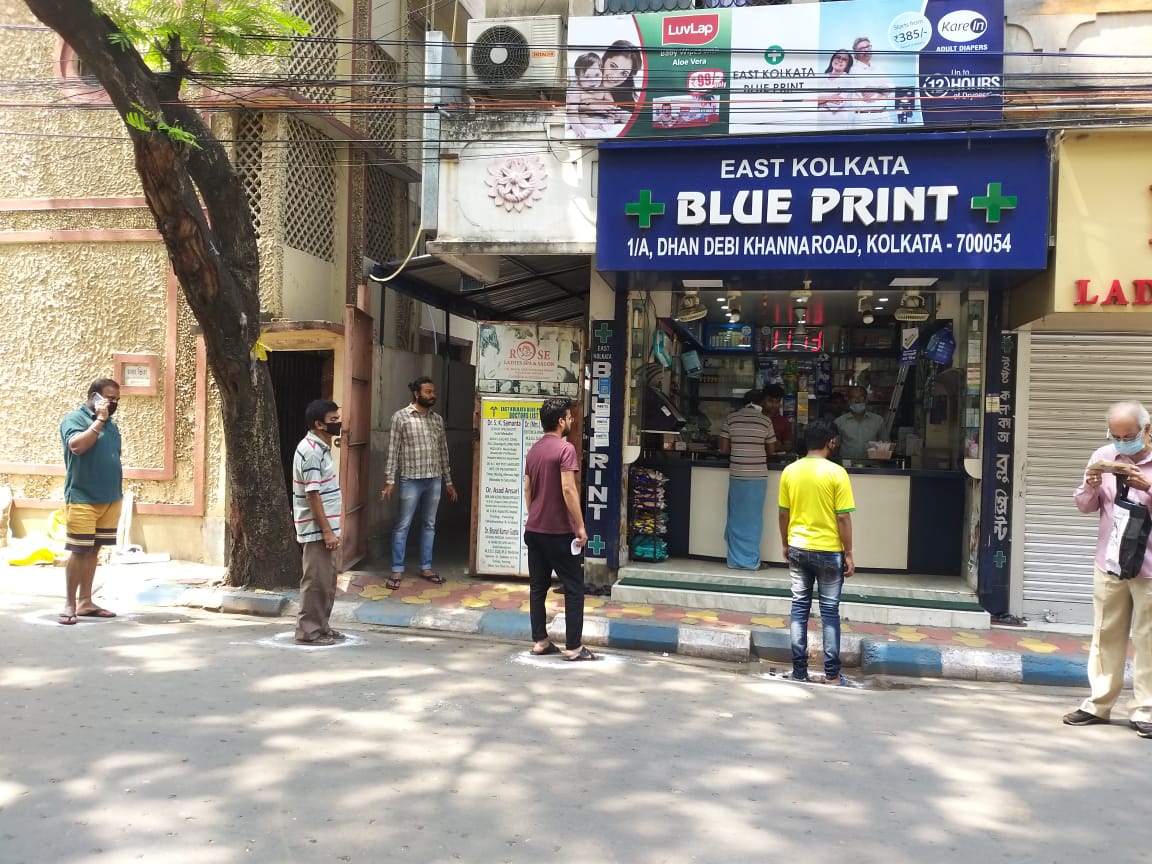 উল্টোডাঙ্গা, নারকেলডাঙ্গা, ফুলবাগান এলাকায় এই উদ্যোগ নেওয়া হয়েছে কলকাতা পুলিশের ইস্টার্ন সাব-আর্বান ডিভিশনের পক্ষ থেকে। কলকাতা পুলিশের এক কর্তা বলেন, উল্টোডাঙ্গা, নারকেলডাঙ্গা, ফুলবাগান এলাকায় এই উদ্যোগ নেওয়া হয়েছে কলকাতা পুলিশের ইস্টার্ন সাব-আর্বান ডিভিশনের পক্ষ থেকে। কলকাতা পুলিশের এক কর্তা বলেন,