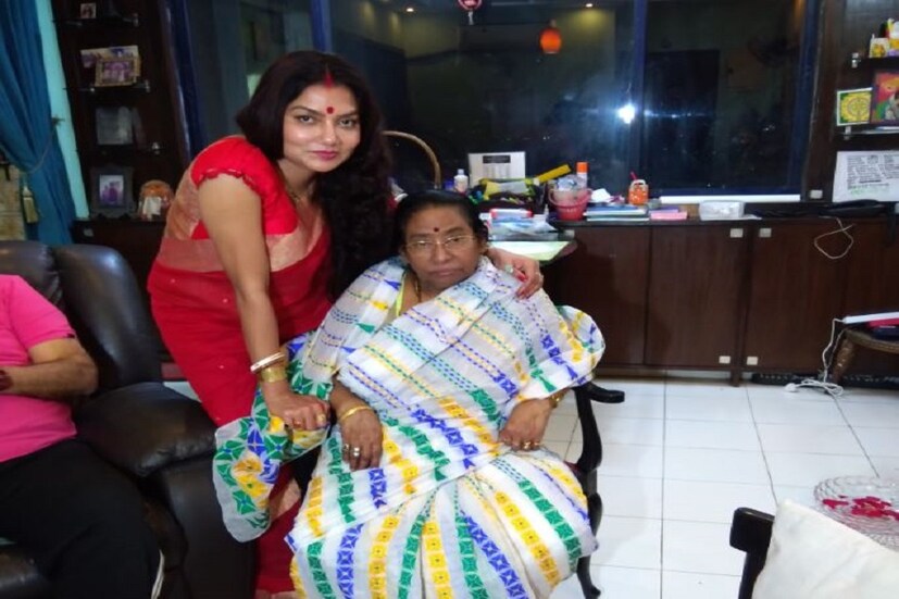 জন্মদিন উপলক্ষে হাজির ছিলেন মা-ও৷
