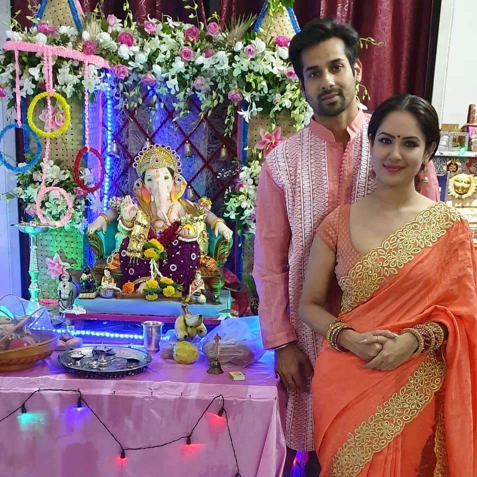 • সম্প্রতি সোশ্যাল মিডিয়ায় নায়িকা নিজেই শেয়ার করলেন সেই খুশির খবর ৷ চার হাত এক হতে চলেছে শীঘ্রই ৷ ছবি: ইনস্টাগ্রাম ৷ • সম্প্রতি সোশ্যাল মিডিয়ায় নায়িকা নিজেই শেয়ার করলেন সেই খুশির খবর ৷ চার হাত এক হতে চলেছে শীঘ্রই ৷ ছবি: ইনস্টাগ্রাম ৷