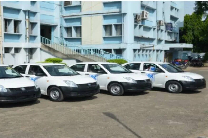 বাসের পাশাপাশি জরুরি প্রয়োজনে যাতায়াতের জন্য সীমিত সংখ্যক অ্যাপ ক্যাব পাওয়া যাবে৷ ওলা এবং উবেরের কন্ট্রোল রুমের নম্বরগুলি হলো- ৯৪৩৪৩১৫৮৯২, ৮৩৩৫০০২১৩৩৷ বাসের পাশাপাশি জরুরি প্রয়োজনে যাতায়াতের জন্য সীমিত সংখ্যক অ্যাপ ক্যাব পাওয়া যাবে৷ ওলা এবং উবেরের কন্ট্রোল রুমের নম্বরগুলি হলো- ৯৪৩৪৩১৫৮৯২, ৮৩৩৫০০২১৩৩৷