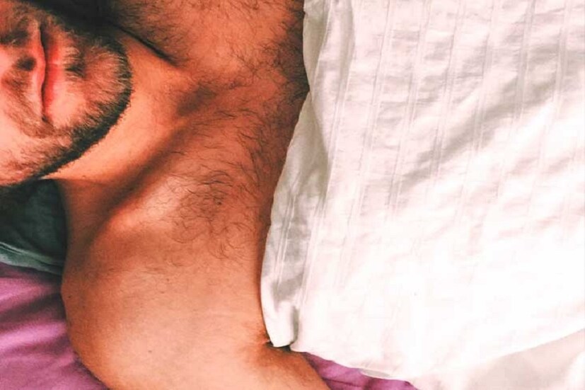 গোটা বিশ্বে করোনা ত্রাস! এই সময়ে করোনা থেকে বাঁচতে যৌন সঙ্গম নয়, বরং যৌনতৃপ্তি পেতে হস্তমৈথুন করুন। এমনই মত বিশেষজ্ঞদের। 