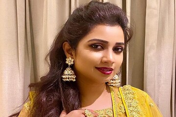 বলিউডের অন্যতম সুরেলা নাম শ্রেয়া ঘোষাল ! কয়েক দশক ধরে দর্শকদের মনে ঝড় তুলেছেন