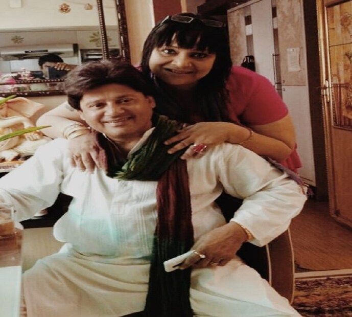 তিনি কাছে না থাকলেও প্রতিটি মুহূর্তেই অনুভব করা যায় তাপস পালের অনুভূতি ফেসবুকে লিখেছেন নন্দিনী পাল ৷ ছবি সৌজনে নন্দিনী পালের ফেসবুক অ্যাকাউন্ট ৷