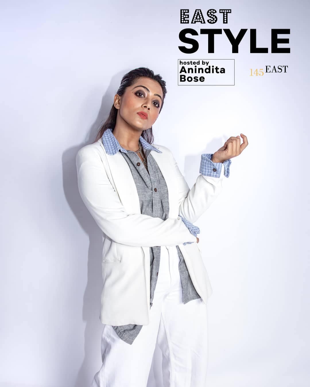 • অনিন্দিতা East Style বলে একটি পোশাক ব্র্যান্ডের জন্য দীর্ঘদিন ধরেই এই ফটোশ্যুট করেছেন ৷ ছবি: ইনস্টাগ্রাম ৷ • অনিন্দিতা East Style বলে একটি পোশাক ব্র্যান্ডের জন্য দীর্ঘদিন ধরেই এই ফটোশ্যুট করেছেন ৷ ছবি: ইনস্টাগ্রাম ৷