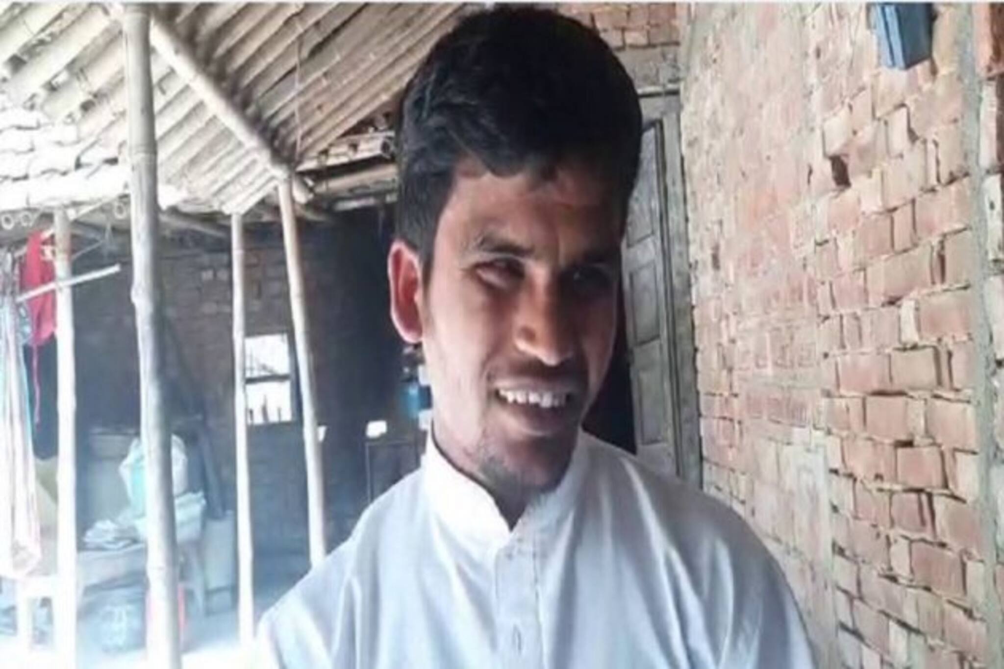 দু-চোখের দৃষ্টি নেই ! স্বপ্ন আছে ! লড়াই করে উচ্চমাধ্যমিকে মালদহের আনসারুল হক