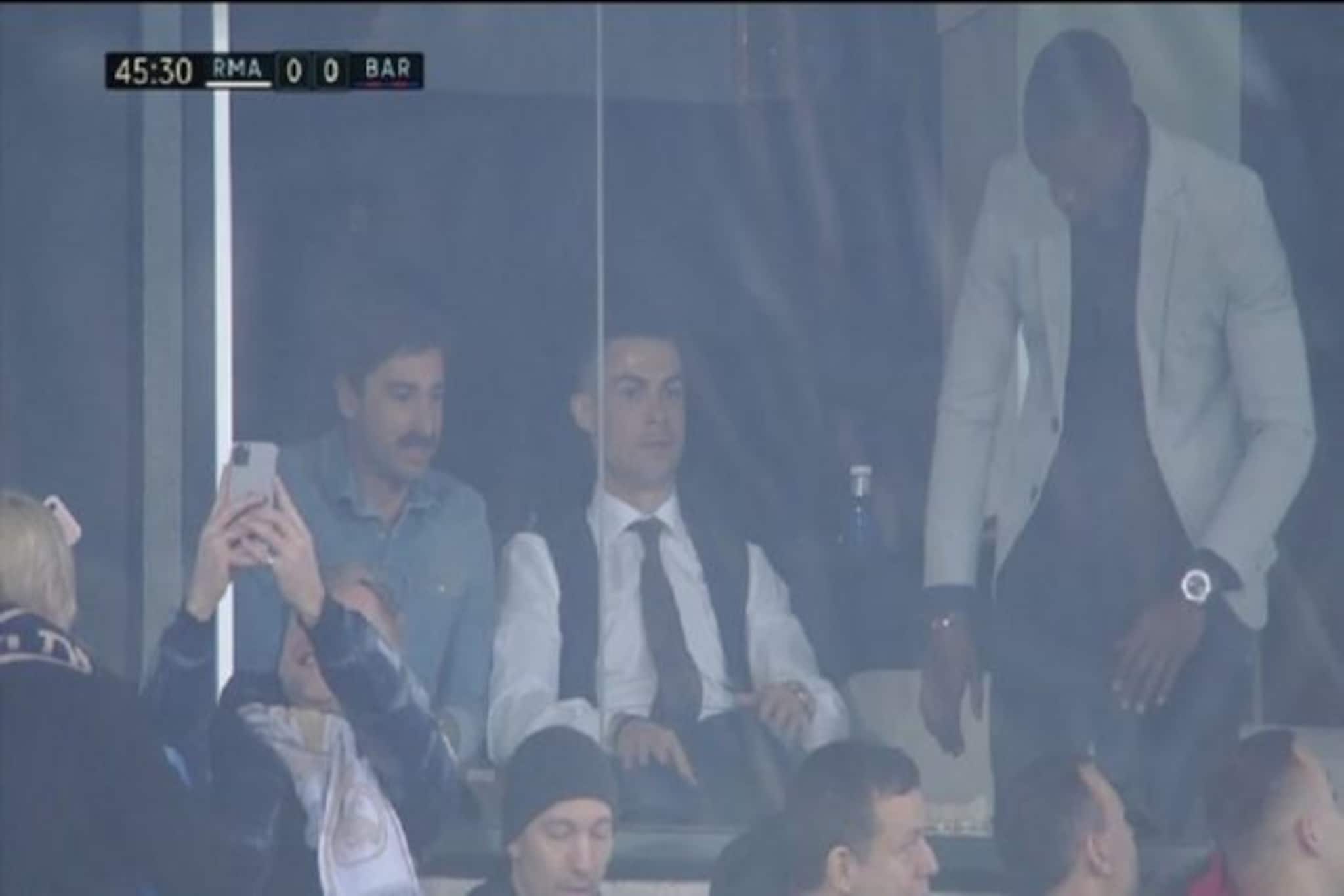 এল ক্লাসিকোয় রোনাল্ডো, বার্সাকে হারিয়ে লা লিগার শীর্ষে রিয়াল !