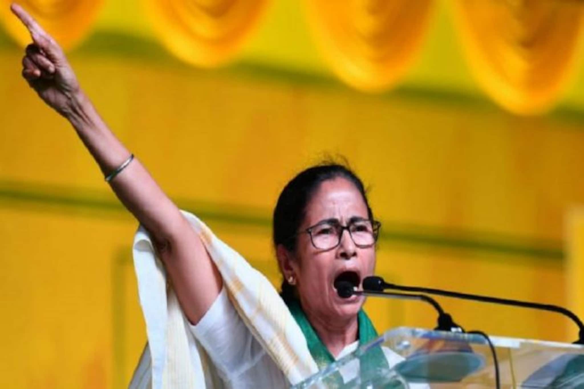 ‘দিল্লিতে পরিকল্পিতভাবে গণহত্যা’, ইন্ডোর থেকে পাল্টা আক্রমণ মমতার