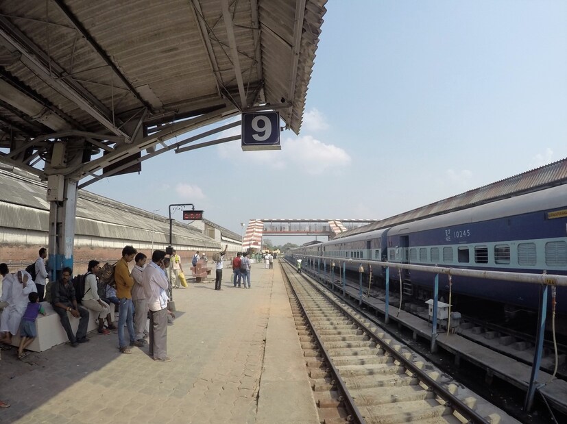 • ১০ টাকার টিকিট বেড়ে ৫০ টাকা  ।