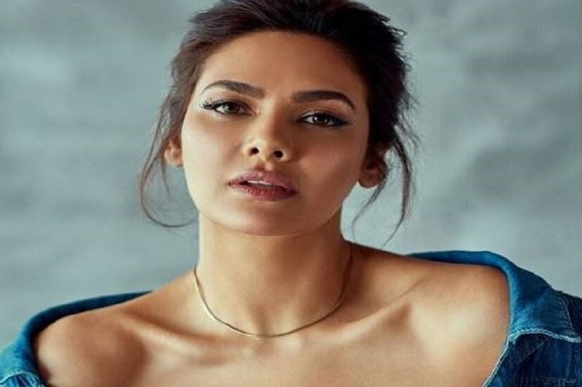 এষা গুপ্তা ৷ মডেলিং জগত থেকে সোজা বলিউডে পা ৷ 
